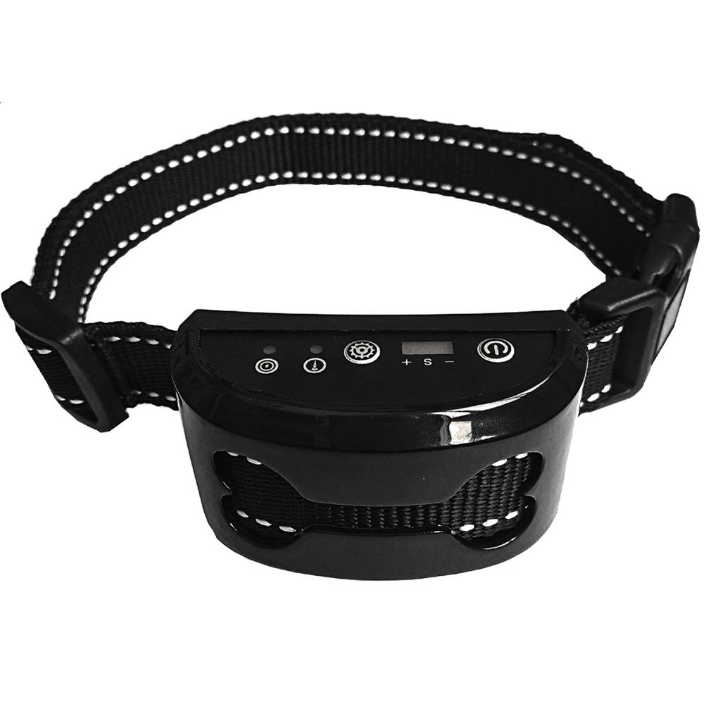 Antibellhalsband in der Farbe schwarz mit der Abbildung eines Hundeknochen auf der Front.